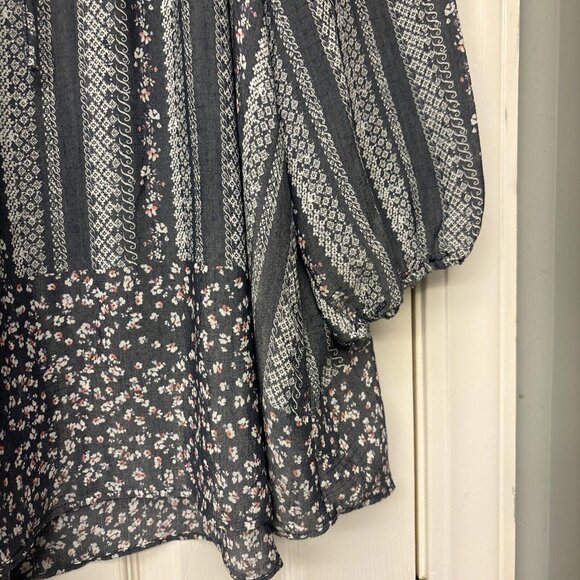 Fred David Womens Peasant Blouse 1X Gray Floral Ties at Neck Puff Sleeve. Fall - Picture 8 of 9